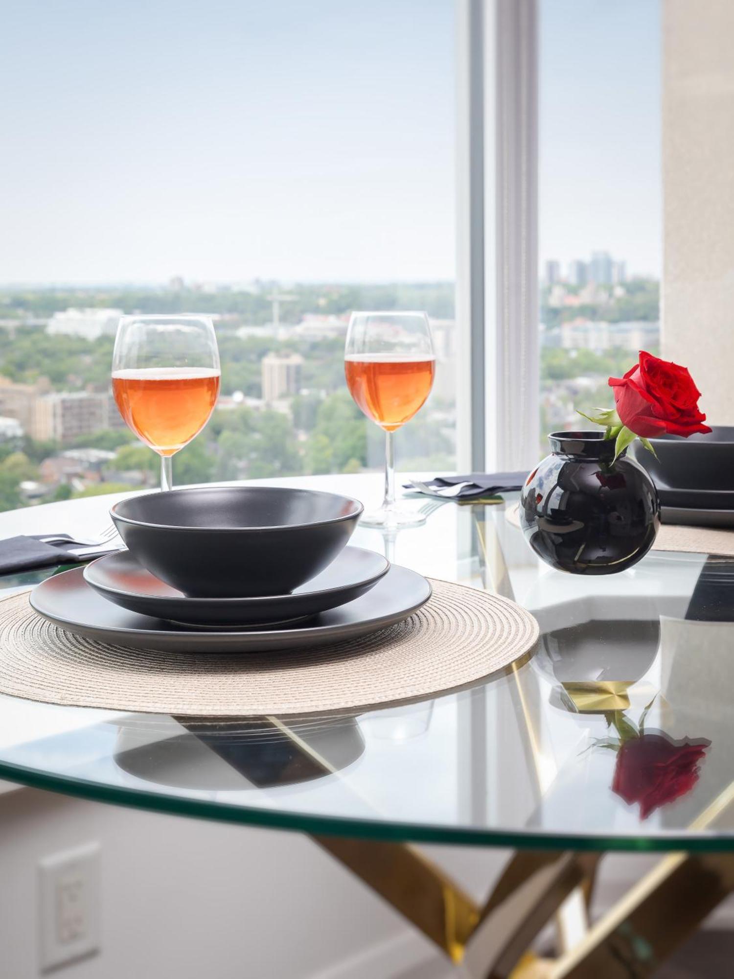 Luxury 2-Bedroom Apartment In Yorkville With The Best City View In Downtown Toronto Buitenkant foto