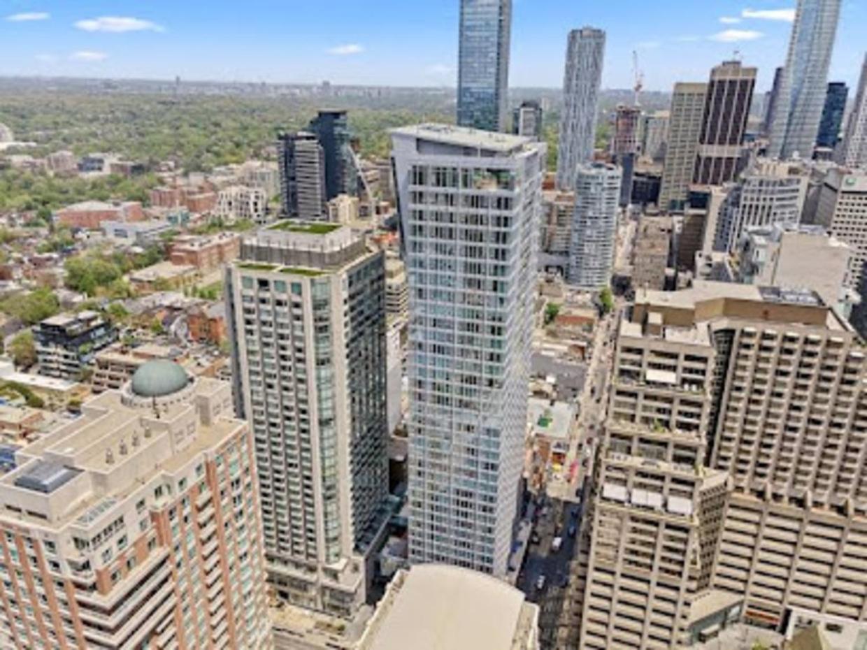 Luxury 2-Bedroom Apartment In Yorkville With The Best City View In Downtown Toronto Buitenkant foto